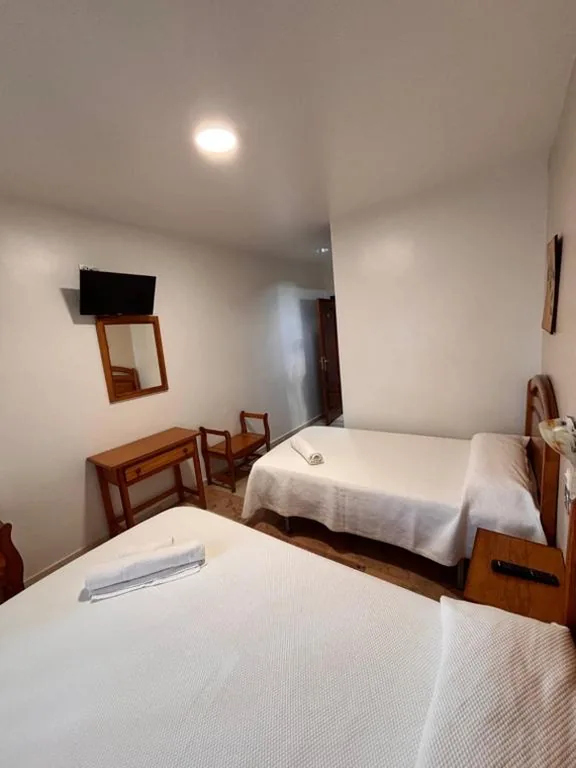 Quarto Duplo - 2 camas — Hostal Los Amigos