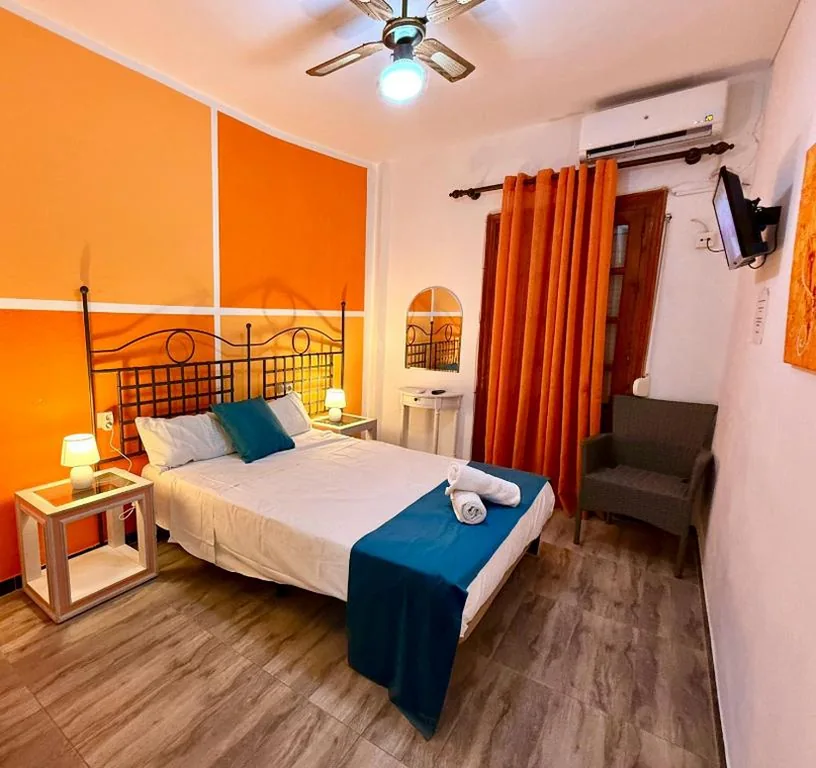 Habitación Doble - 1 o 2 camas — Hostal Los Arcos Vejer