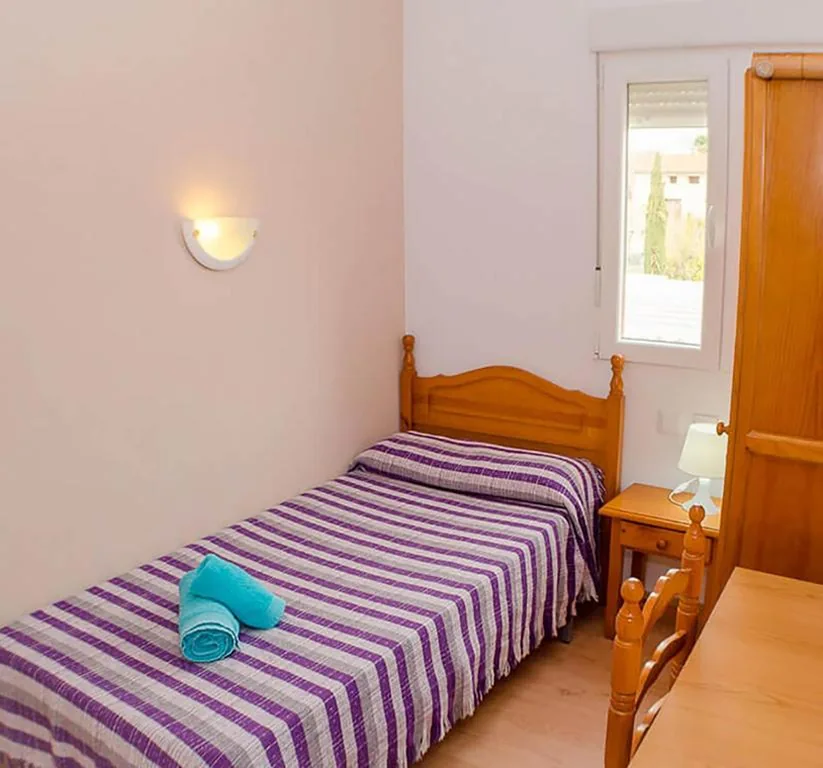 Camera singola con bagno privato — Hostal Los Calatravos