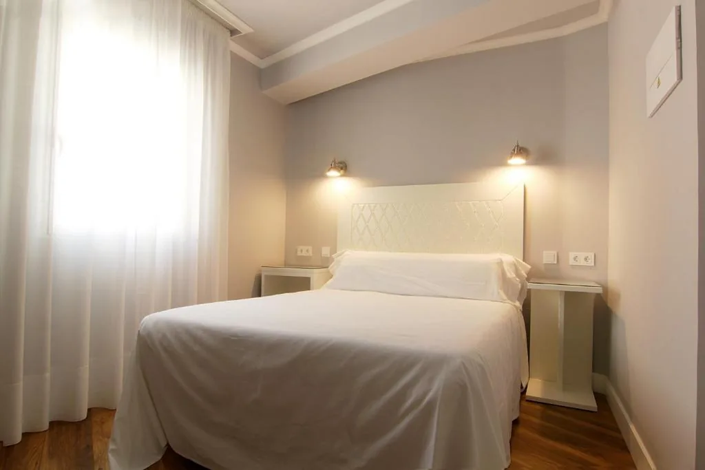Standard Double Room — Hostal Los Castañuelos