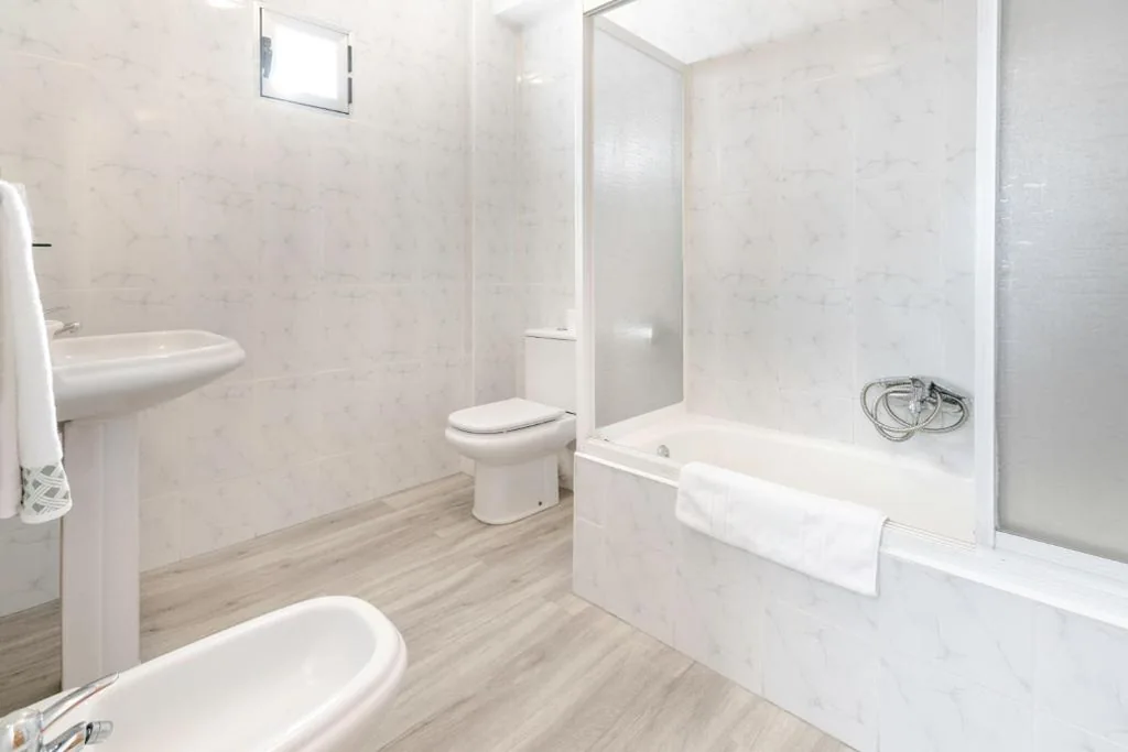 Triple Room — Hostal "Los Chanos el Ruso"