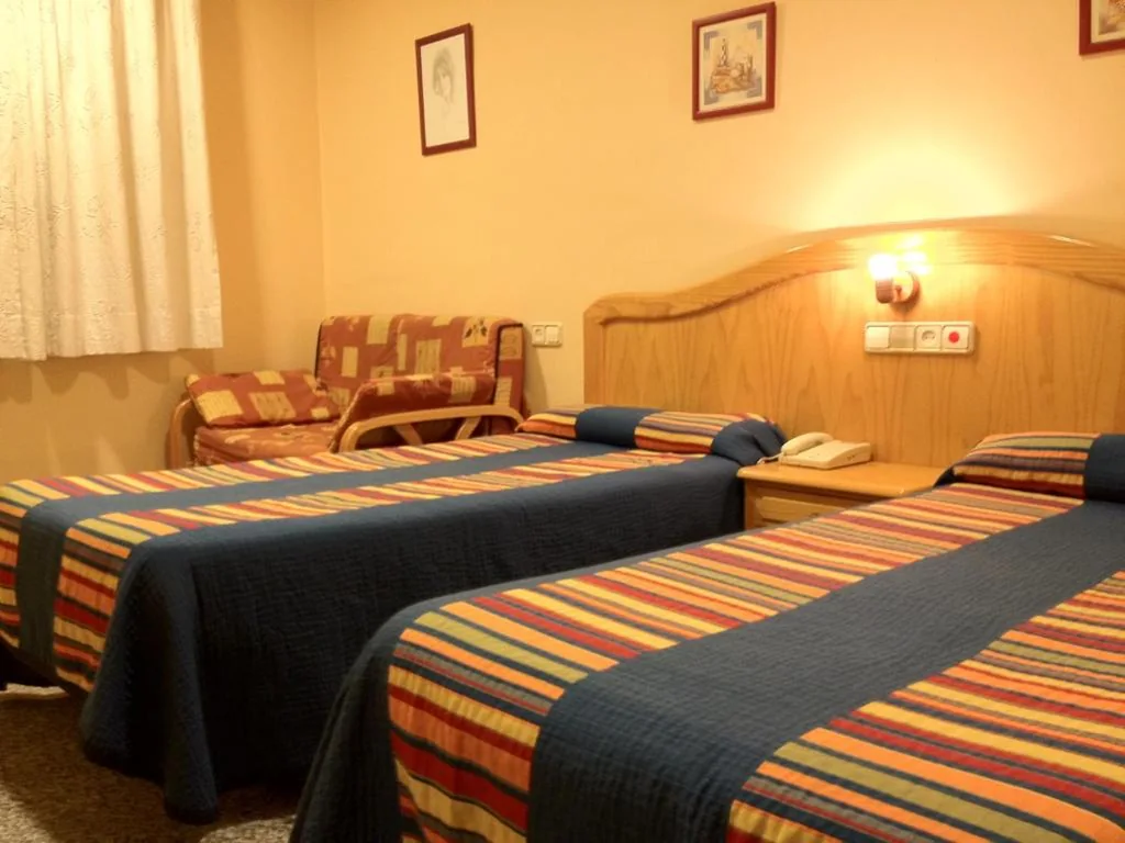 Camera Doppia - 1 o 2 letti — Hostal Los Corchos