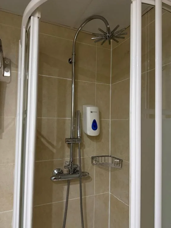 Quarto Duplo - 2 camas — Hostal Los Coronales