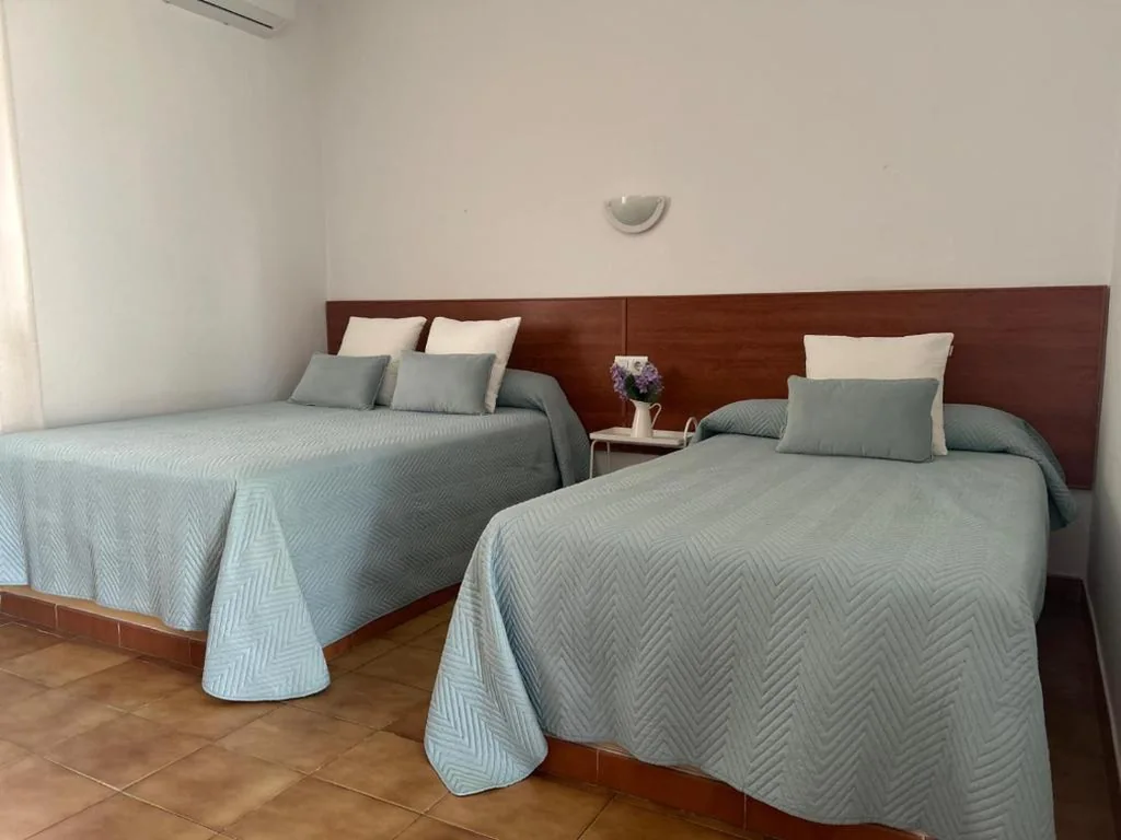 Dreibettzimmer — Hostal Los Mellizos