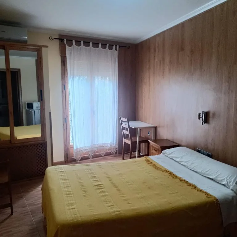 Camera matrimoniale — Hostal Los Palancares
