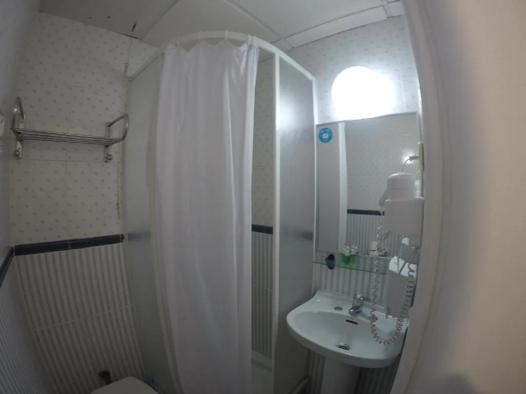 Quarto Individual — Hostal Los Perales