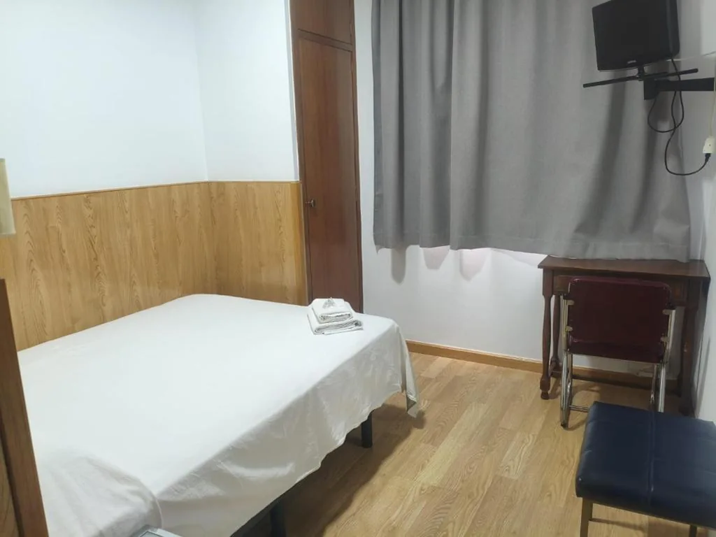 Kleine tweepersoonskamer — Hostal los Rosales