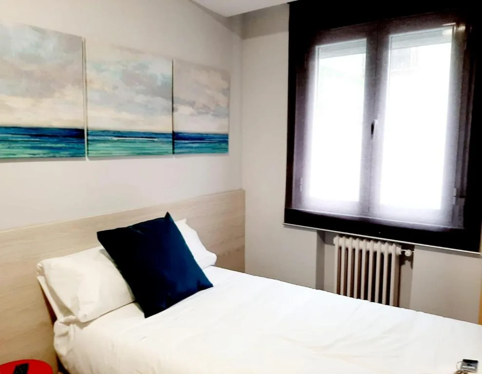 Einzelzimmer — Hostal Lucia by gaiarooms