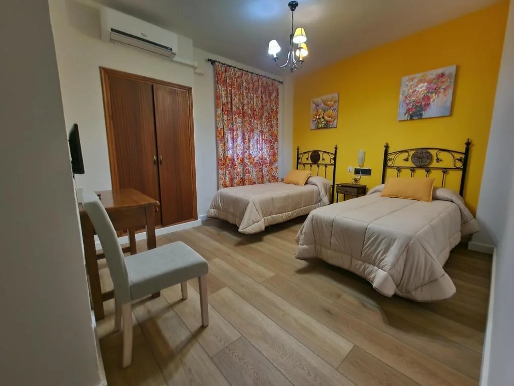 HOSTAl LUJUAN