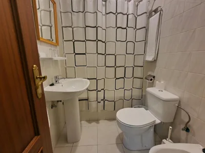 HOSTAl LUJUAN — foto 3