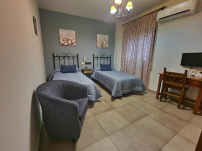 HOSTAl LUJUAN — foto 7