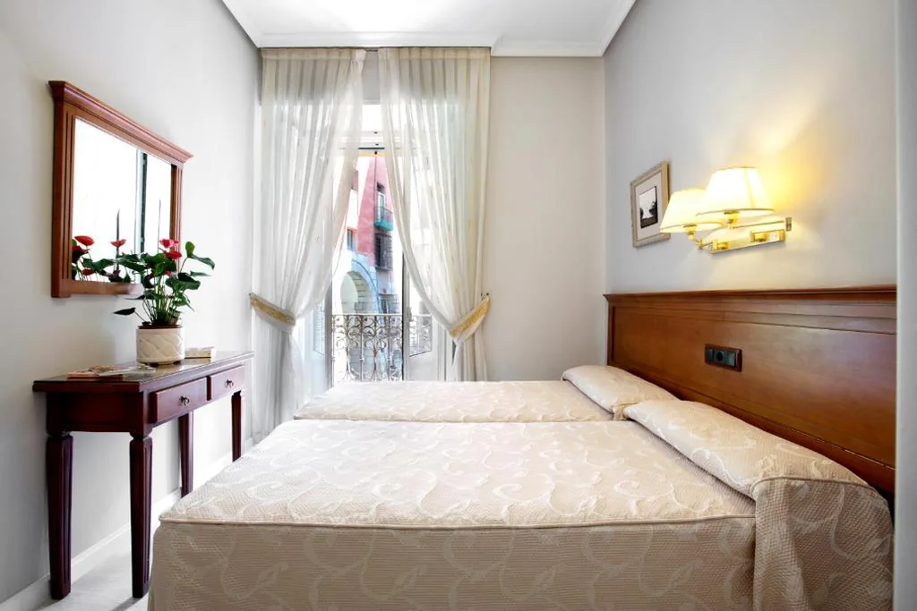 Camera doppia - 1 o 2 letti — Hostal Macarena