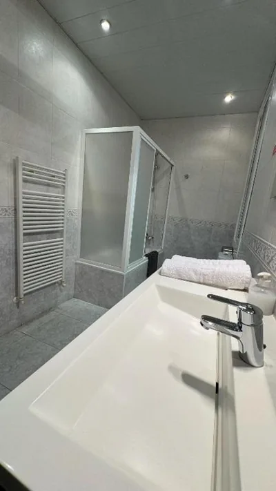 Hostal Madrazo — foto 2