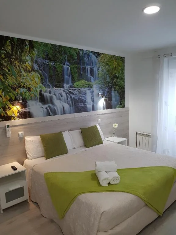 Habitación Doble Superior - 1 cama extragrande o 2 individuales — Hostal Madrid Star