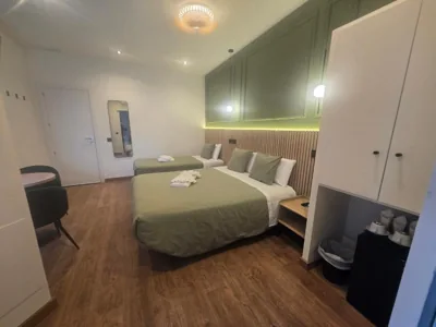 Hostal Main Street Madrid — Foto 12