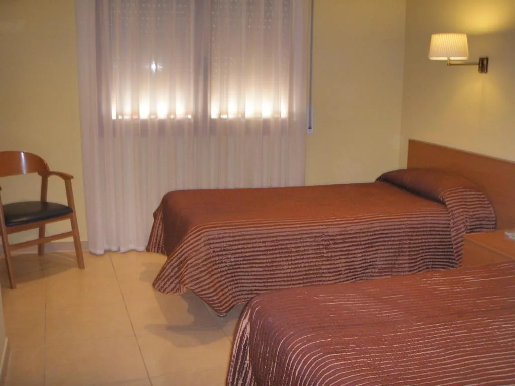 Camera doppia - 1 o 2 letti — Hostal Mallorquines