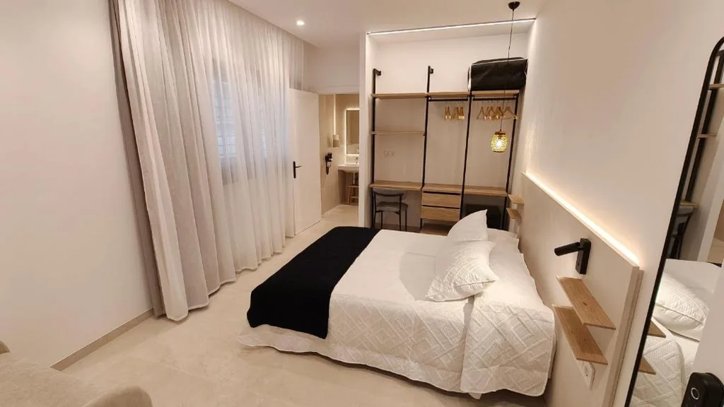 Barrierefreies Doppelzimmer — Hostal Manel