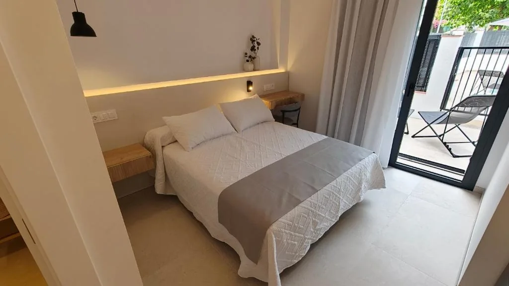 Doppelzimmer mit Terrasse — Hostal Manel