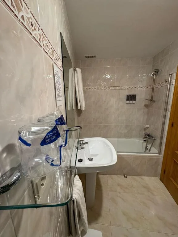 Camera matrimoniale — Hostal Marboré