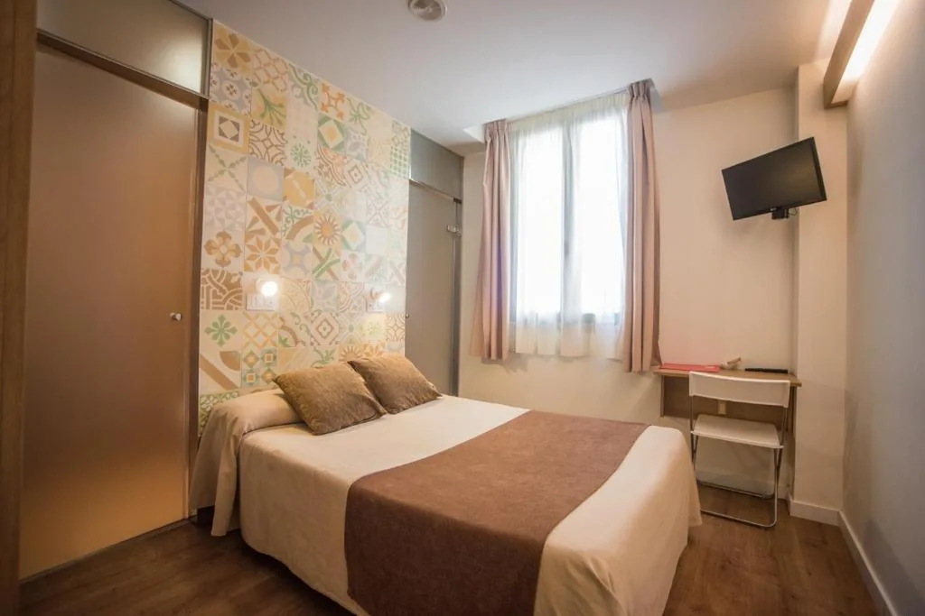 Double Room — Hostal Marenostrum