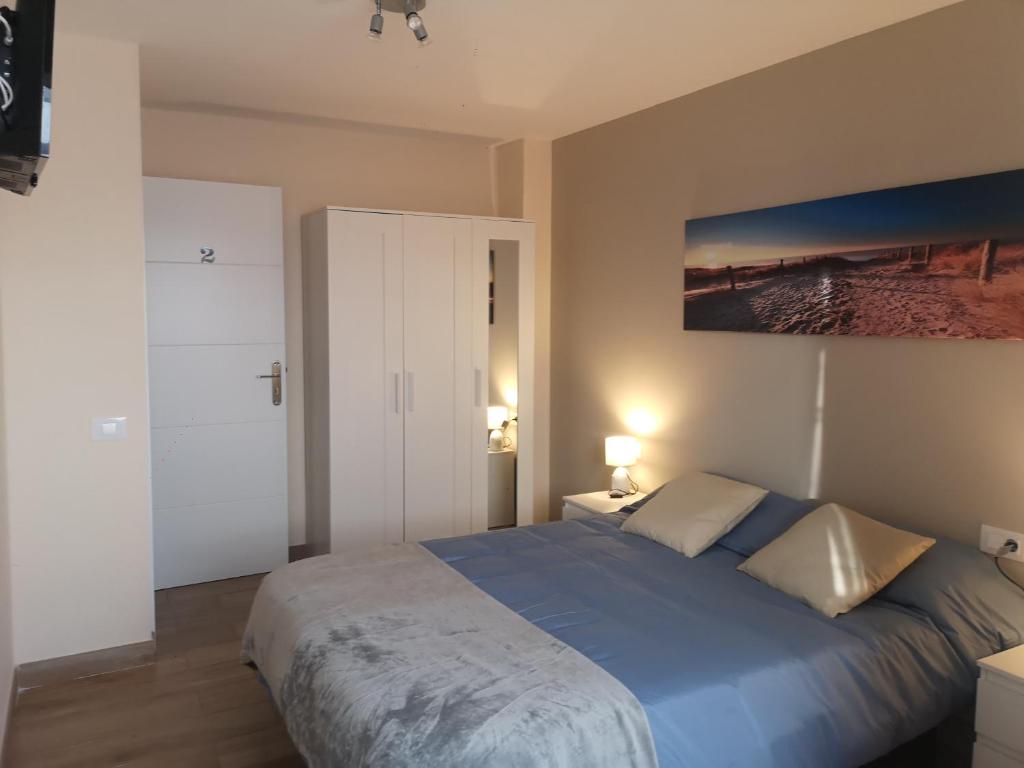 Hostal Mari en La Laguna, alquiler habitación privada en hostal, 6 habitaciones cerca de la universidad y aeropuerto Norte, 3 baños compartidos
