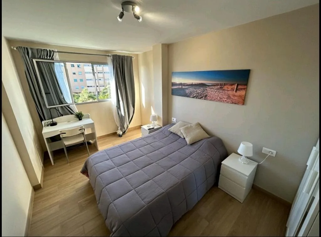 Hostal Mari en La Laguna, alquiler habitación privada en hostal, 6 habitaciones cerca de la universidad y aeropuerto Norte, 3 baños compartidos