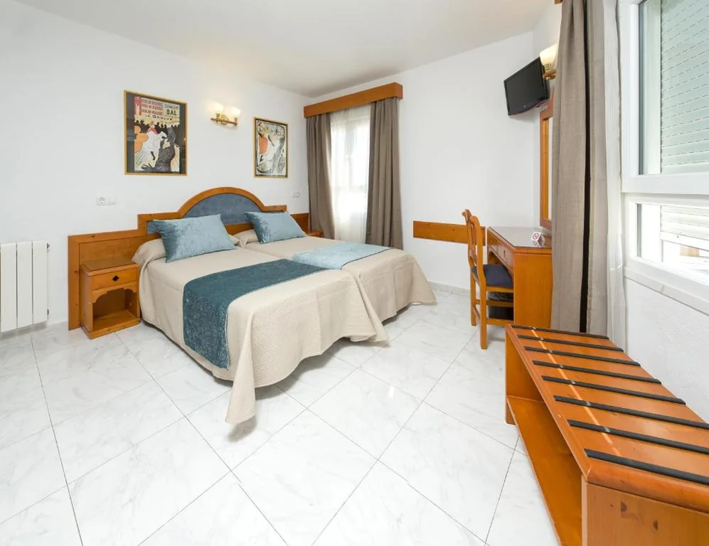 Habitación Doble — Hostal Marí