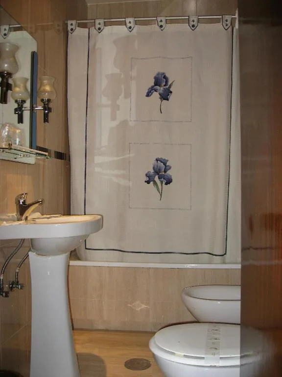 Camera Doppia con 2 letti — Hostal Maria Cristina