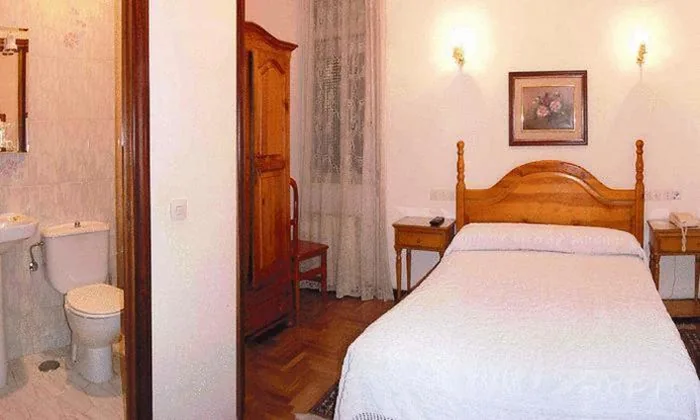 Camera Singola — Hostal Maria Cristina