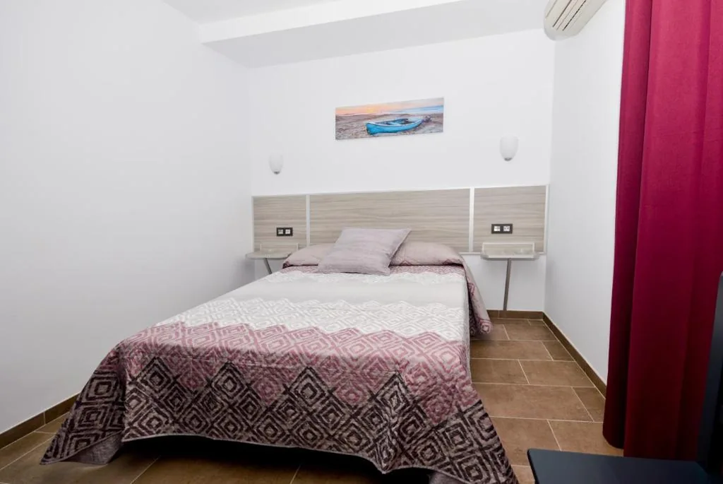 Habitación Doble Económica — Hostal Maria Jose