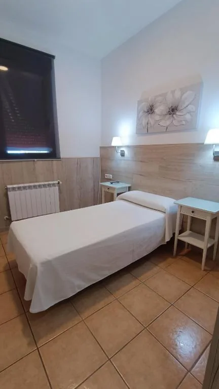 Habitación Individual Económica — Hostal Maria Ronda
