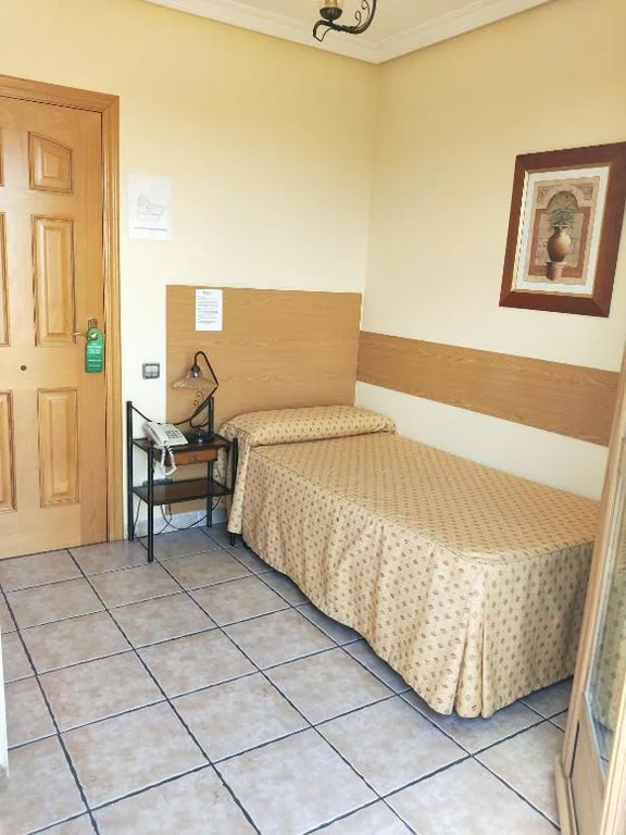 Habitación Individual — Hostal Maria Ronda