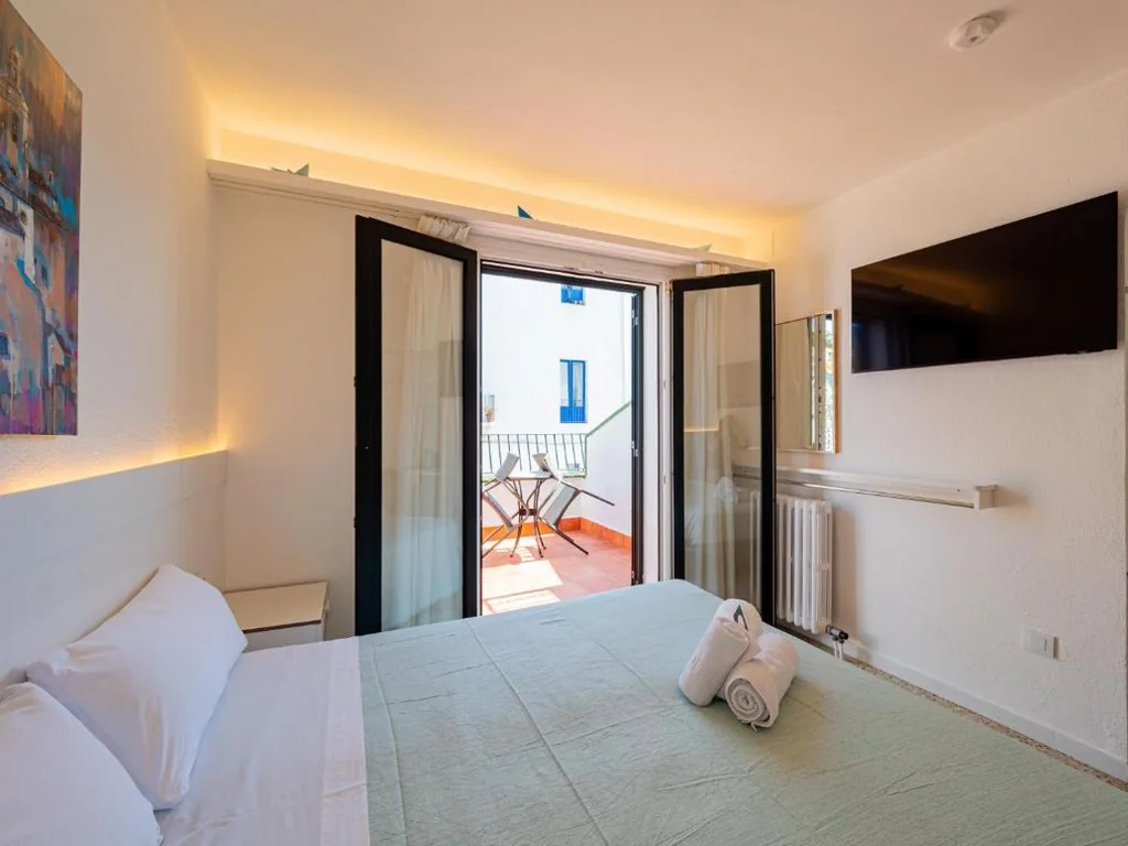 Quarto Duplo com terraço — Hostal Marina Cadaqués