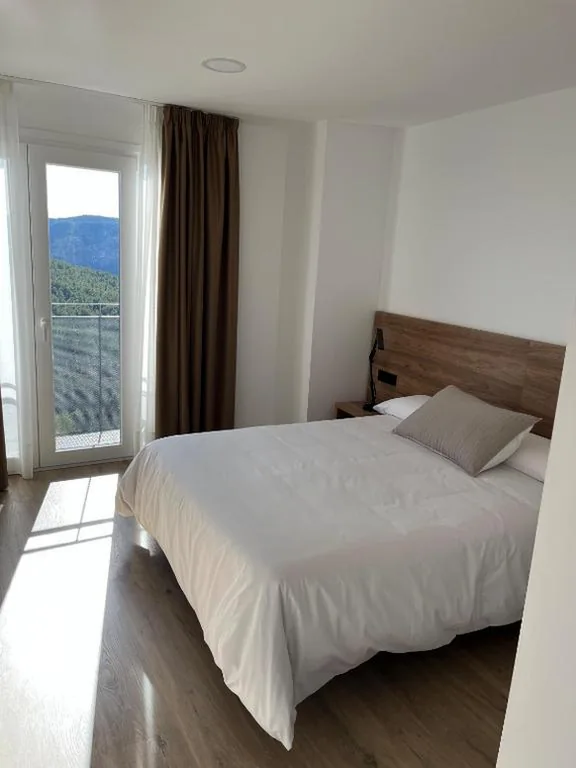 Camera doppia con vista sulle montagne — Hostal Márquez