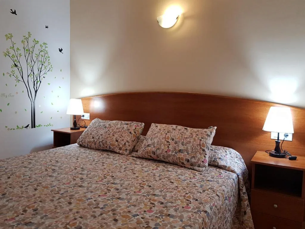 Habitación Doble Estándar — Hostal Mary - ADULTS ONLY 18 AND UP