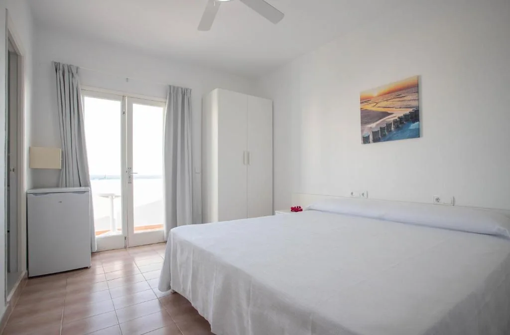 Camera Deluxe con vista mare - Letto extra large — Hostal Mayans