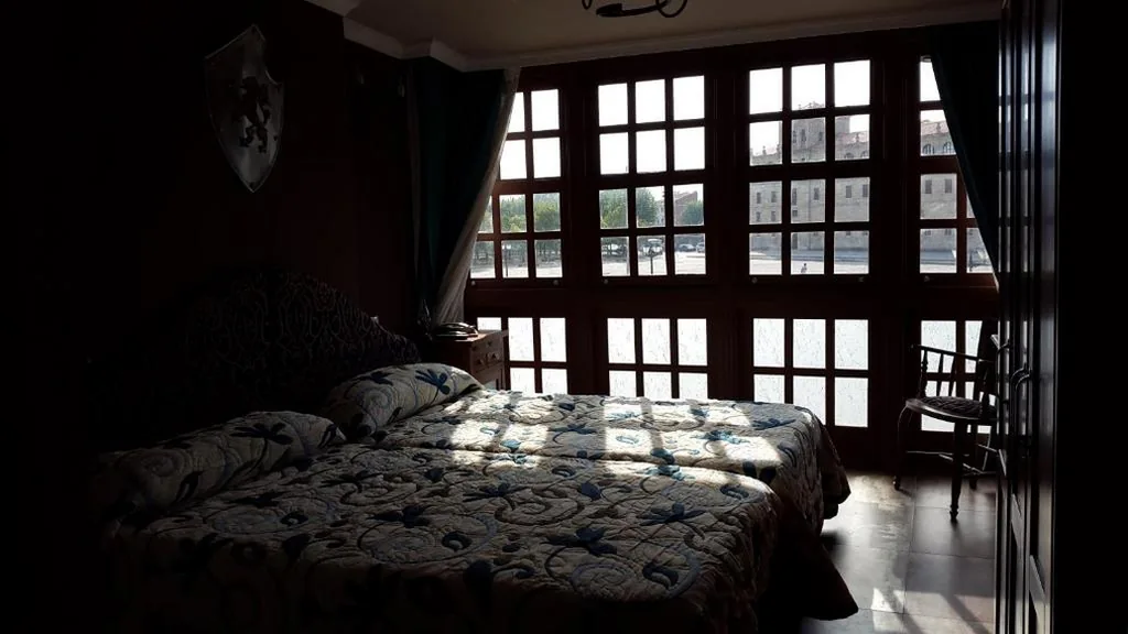 Deluxe-Zweibettzimmer mit 2 großen Betten — Hostal Medievo