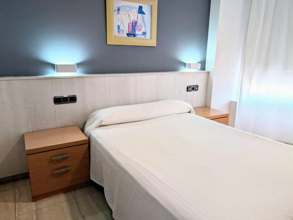 クラシック・シティビュー・ダブルルーム — Hostal Meseguer