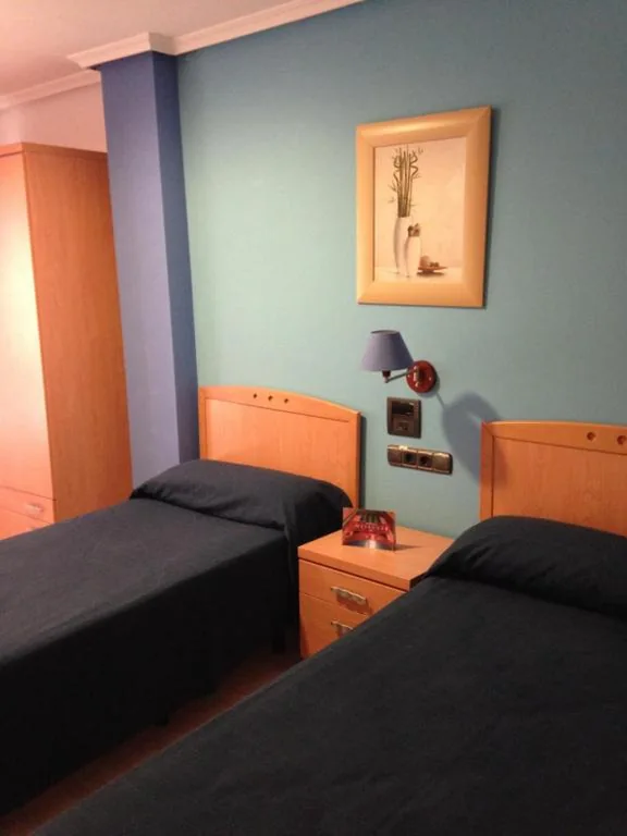 トリプルルーム — Hostal Meseguer