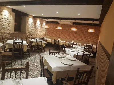 Hostal Mesón Castilla — Foto 11