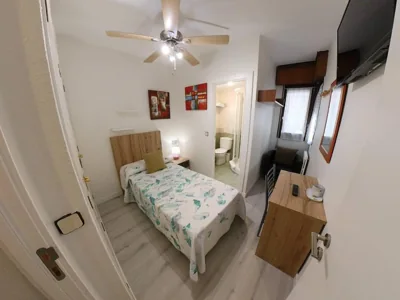 Hostal Meson Del Barro - Alojamientos Pamplona — foto 5