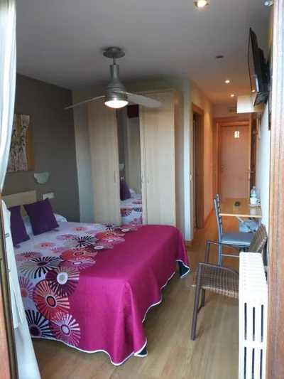 Hostal Meson Del Barro - Alojamientos Pamplona — foto 12