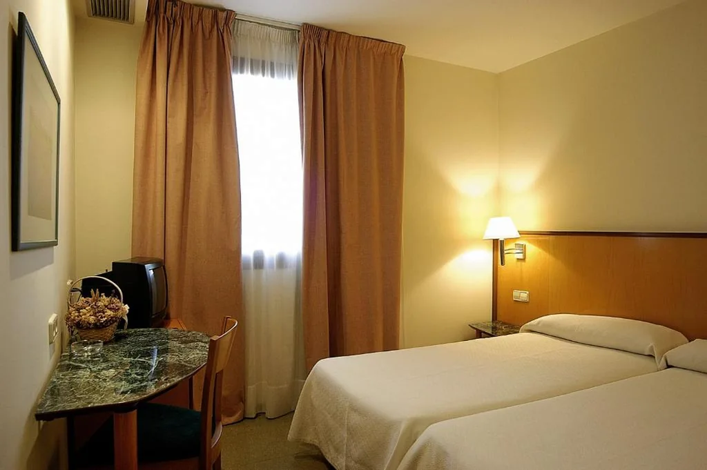 Chambre Double - 1 ou 2 lits — Hostal Meson Pepa