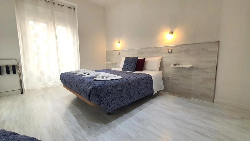 Habitación Doble Superior — Hostal Met Madrid
