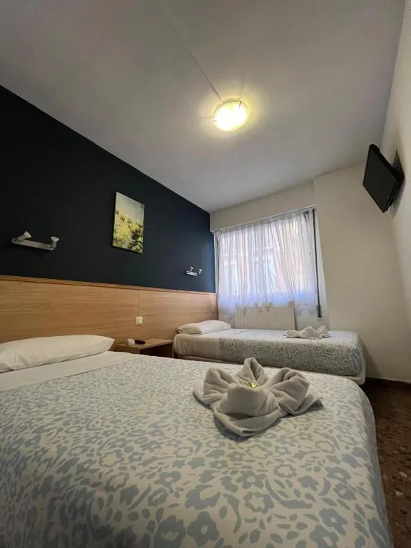 Quarto Duplo - 2 camas — Hostal Milmarcos
