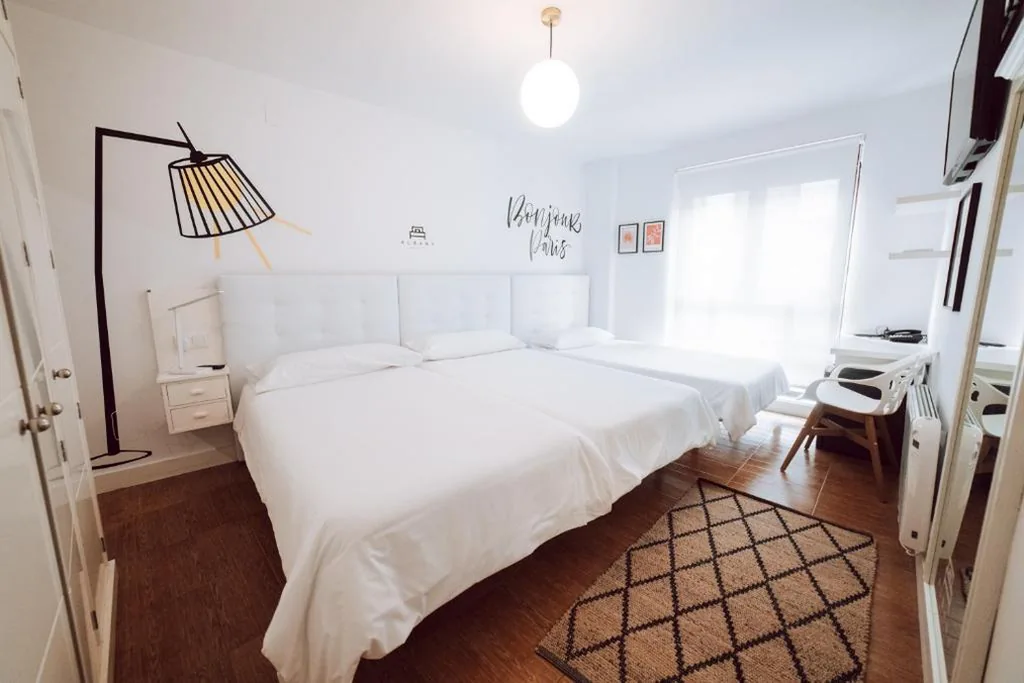 Camera Tripla — Hostal Misericordia