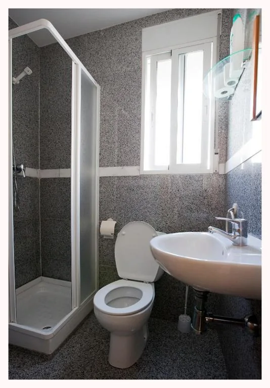 Economy-Zweibettzimmer — Hostal Mitre Paterna