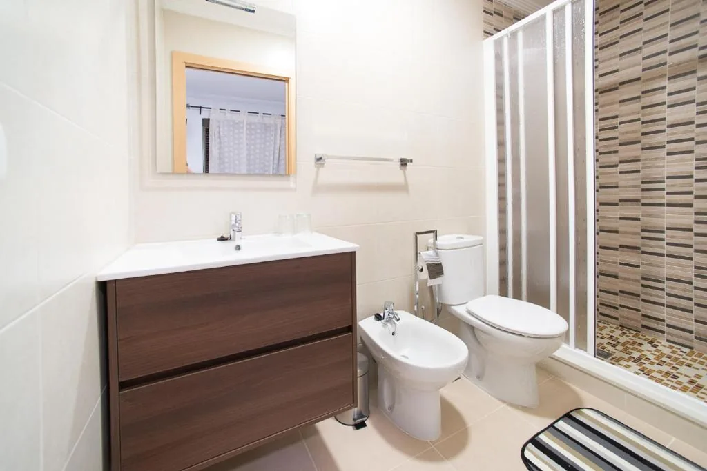Dreibettzimmer (3 Erwachsene) — Hostal Mitre Paterna
