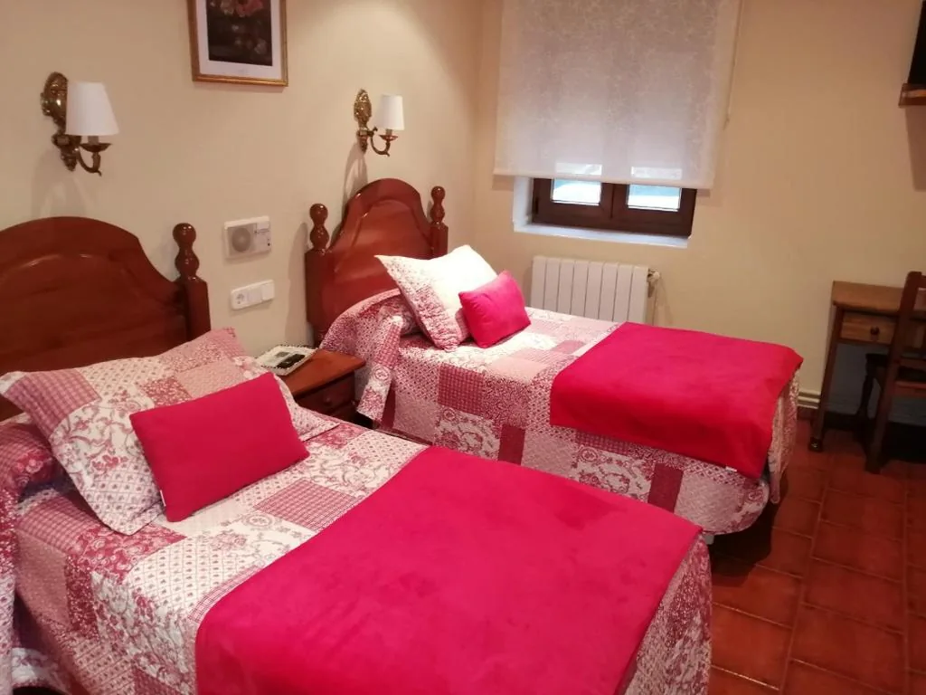 Doppelzimmer – 2 Betten — Hostal Mizmaya