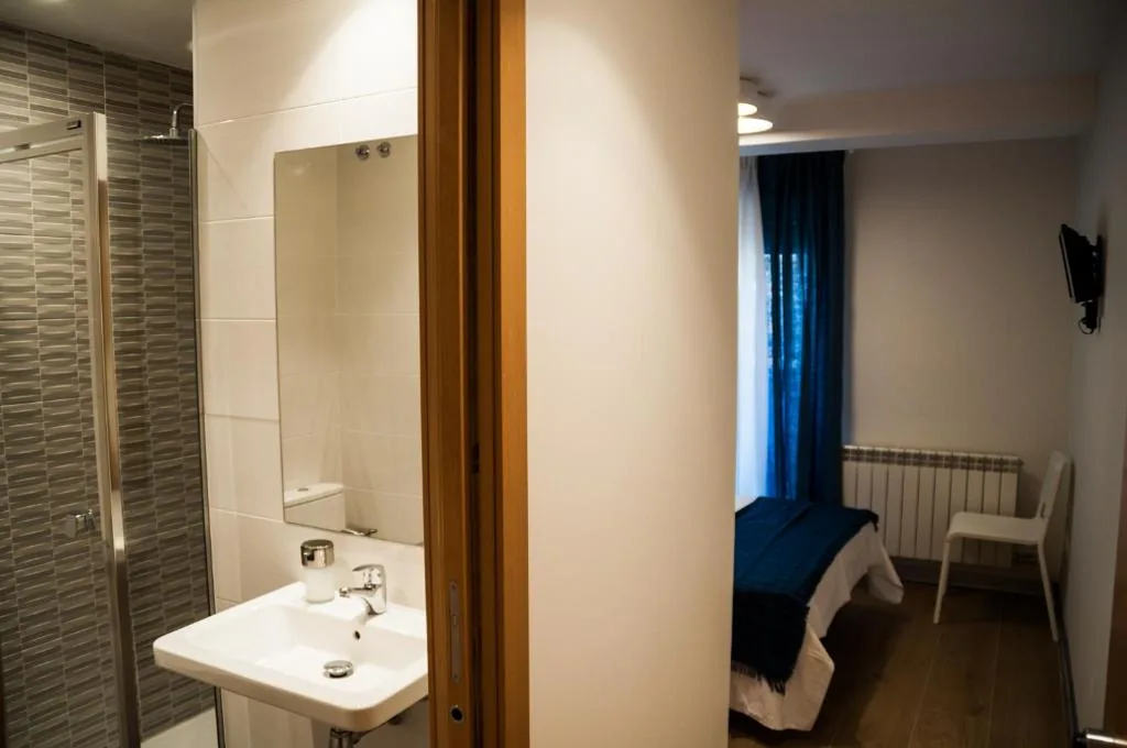 Habitación Doble — Hostal Mónaco